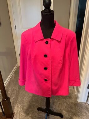 Tahari Bright Pink Cropped Button Blazer